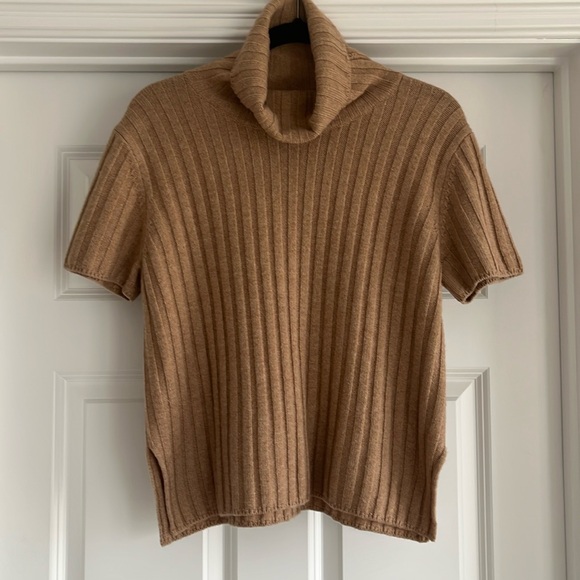The Row
Large petite camel color roll-neck ribbed cashmere-blend sweater - Picture 2 of 5
